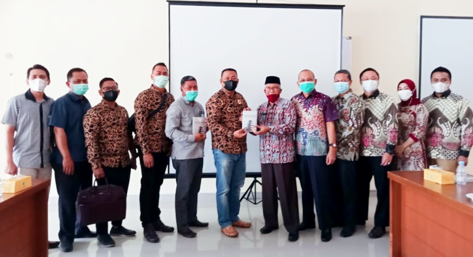 Prof Syafrani Bangga Alumni Unilak Lahirkan Karya Buku