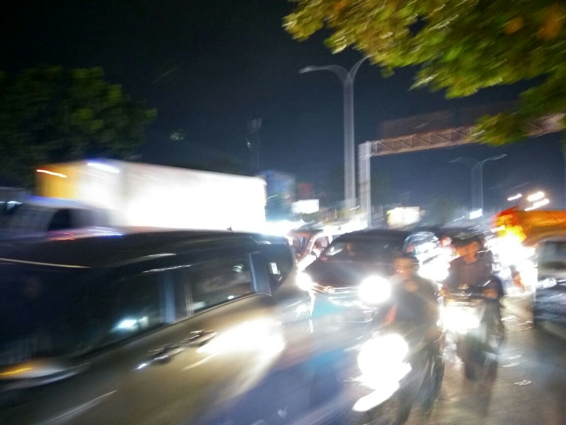 Kebakaran Hebat di Simpang Tabek Gadang Panam, Arus Lalu Lintas Macet Total