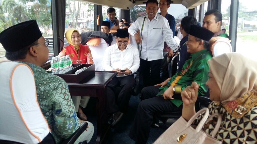 Cak Imin Disambut Danrem dan Santri Pesantren Islamic Center Al Hidayah