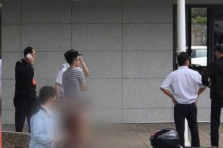 Pacar Ejek “Kekecilan”, Pemuda Ini Potong Penisnya.