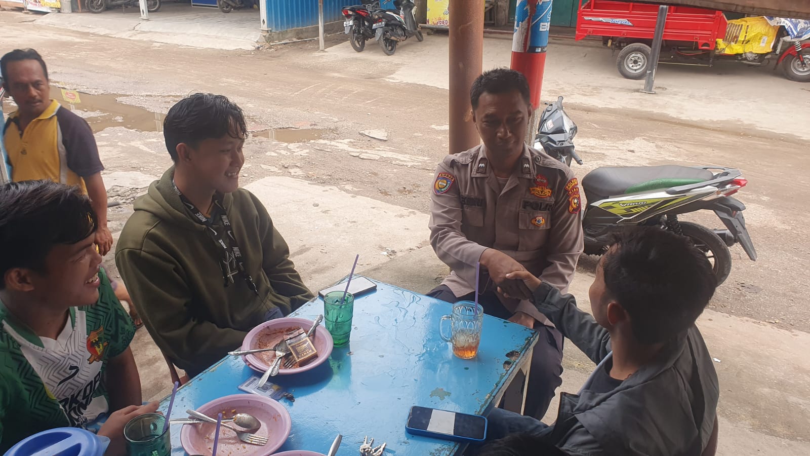 Polsek Pulau Burung Cooling System hingga Pelosok Desa Ciptakan Pemilu Damai 2024