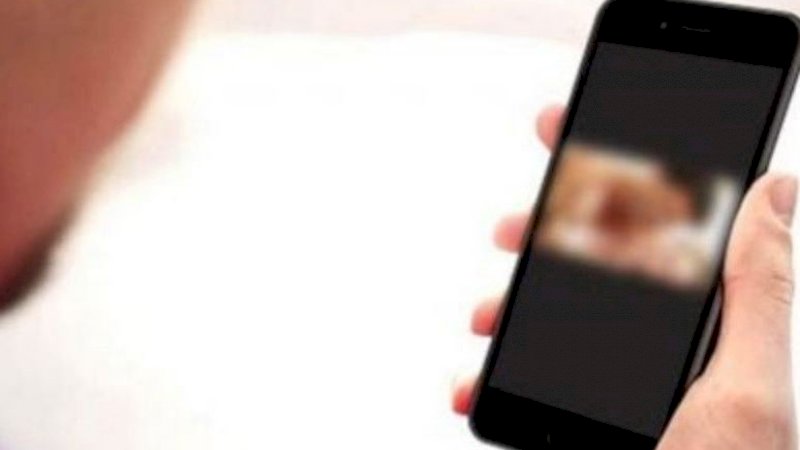 Duh! Suami Dapat Video Begituan, Ternyata Pemerannya sang Istri Bareng Pria Lain