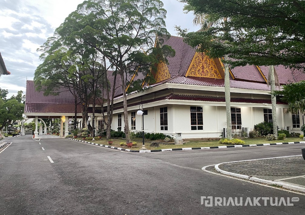 Kediaman Gubri tak Berpenghuni, Seluruh Pramusaji Dipulangkan Usai OTT