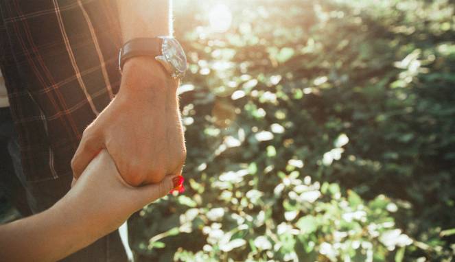 Sikap Pria Seperti Ini yang Dianggap Romantis oleh Wanita