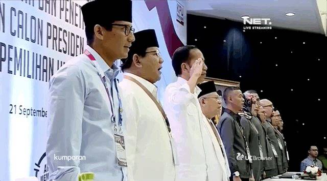 Saat Menyanyikan Lagu Indonesia Raya di KPU, Jokowi Kok Beri Hormat ?