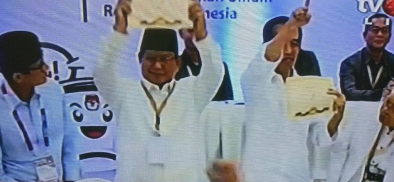 Breaking News : Jokowi-Mar'uf Nomor 1, Prabowo-Sandiaga Uno 2
