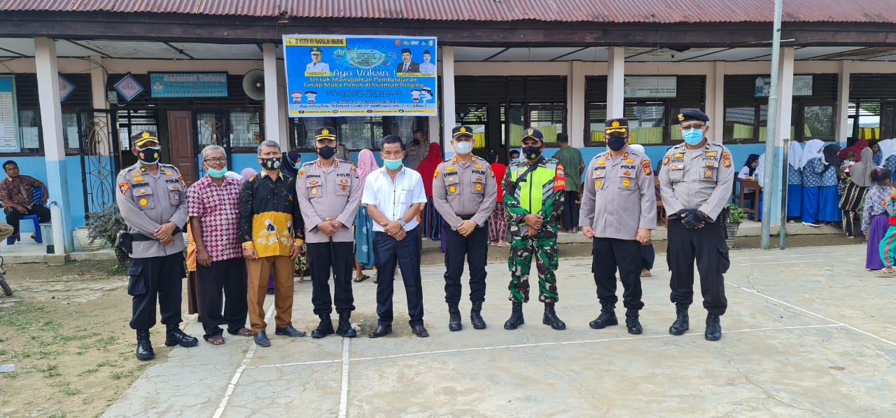 Kapolres Kuansing Tinjau Vaksinasi Anak di SDN 006 Kecamatan Singingi