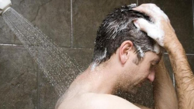 Suka Mandi sebelum tidur, Kenali Manfaat dan Bahayanya