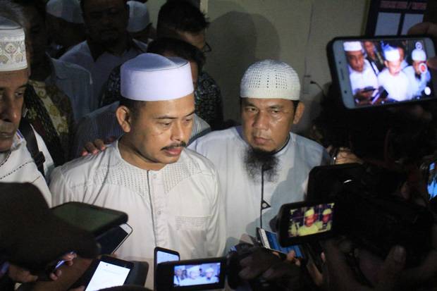 Duh! Mobil Ketua PA 212 Dirusak 4 Orang Tak Dikenal di Cimanggis