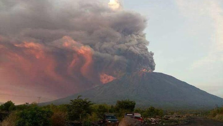 Gunung Agung Meletus, Gemuruh Terdengar hingga Radius 12 Km