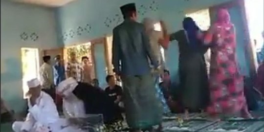 Video Seorang Ibu Mengamuk Berusaha Gagalkan Pernikahan Anak, Menikah Tanpa Sepengetahuan Ibu