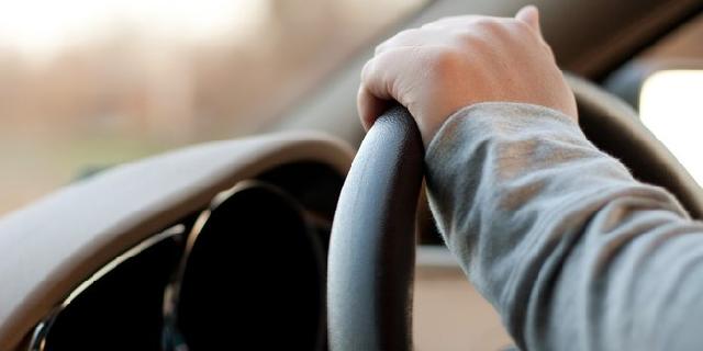 Sering menyetir mobil bikin kecerdasan berkurang?