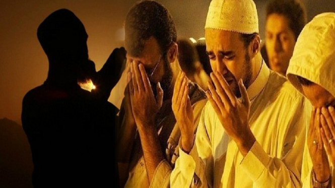 Subhanallah, Doa Qunut Ini Bikin Jutaan Orang Menangis