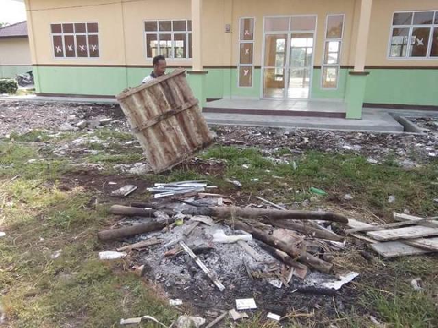 Baru Selesai Dikerjakan, Bangunan Ruang Kepsek di SMPN 5 Rupat sudah Retak