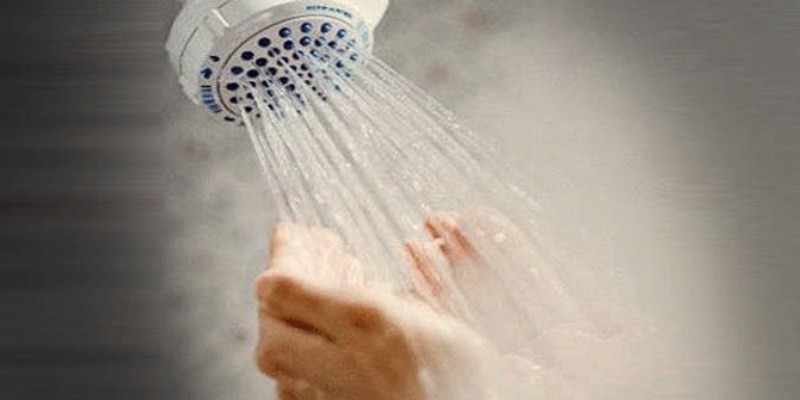 Ternyata Rutin Mandi Air Hangat di Pagi Hari Bermanfaat Bagi Tubuh