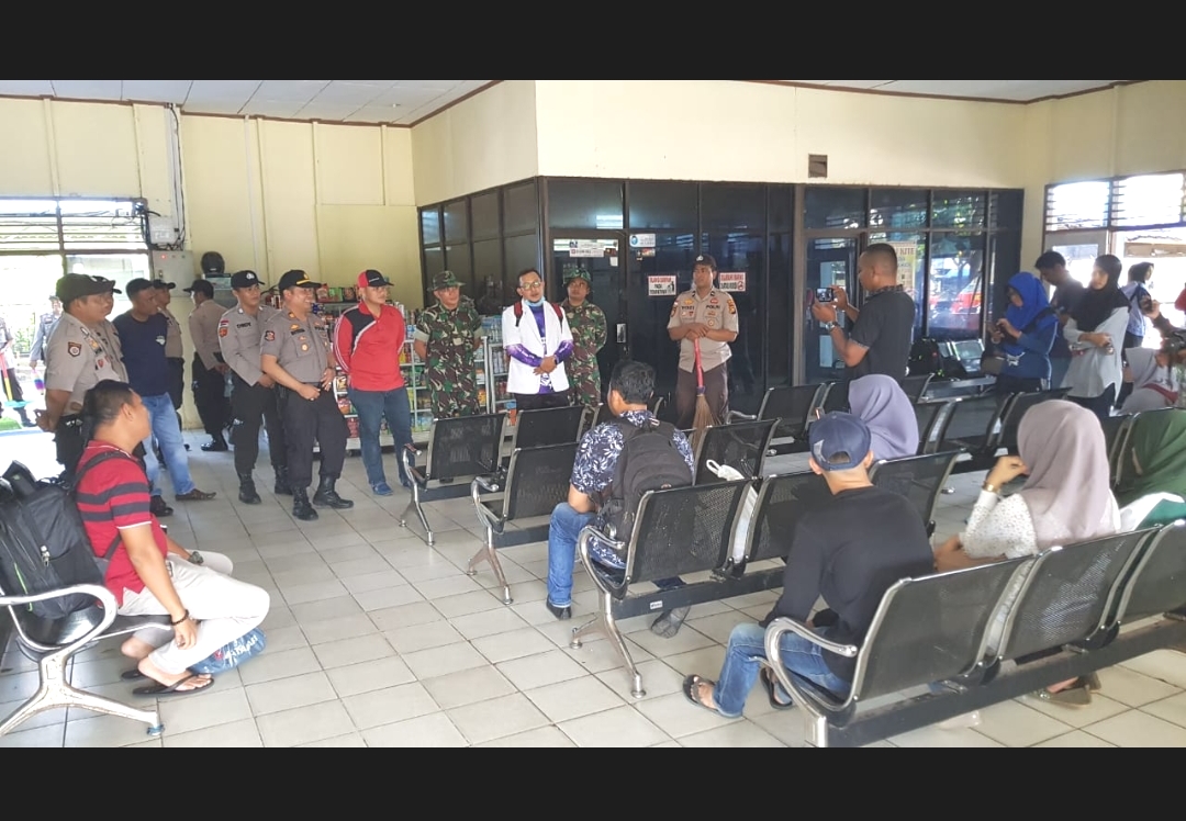 Kapolsek Bengkalis Gelar Aksi Bersih bersih dan Cegah Penyebaran Virus