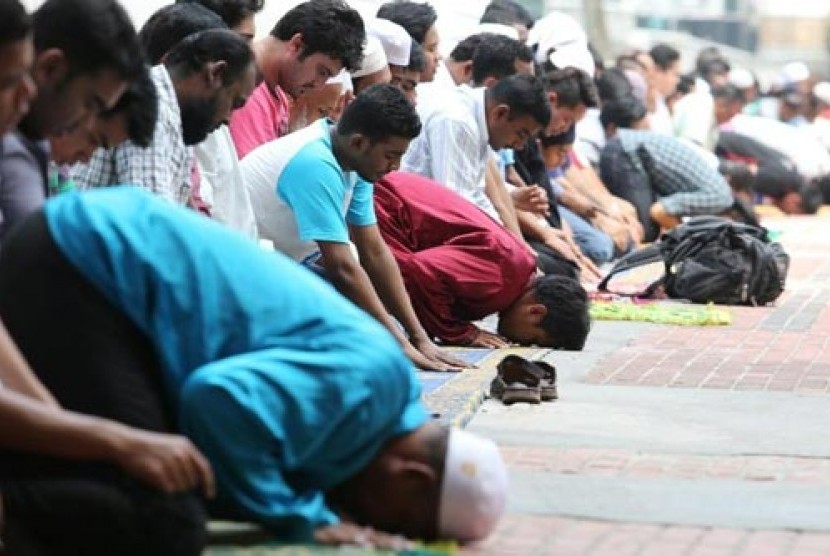 Malaysia Batasi Shalat Jumat, Singapura Larang Total
