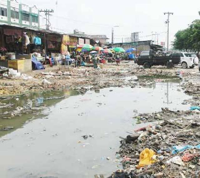 Aspal Jalur Lambat Pasar Arengka Dibangun Pemko, Drainase Oleh Pemprov