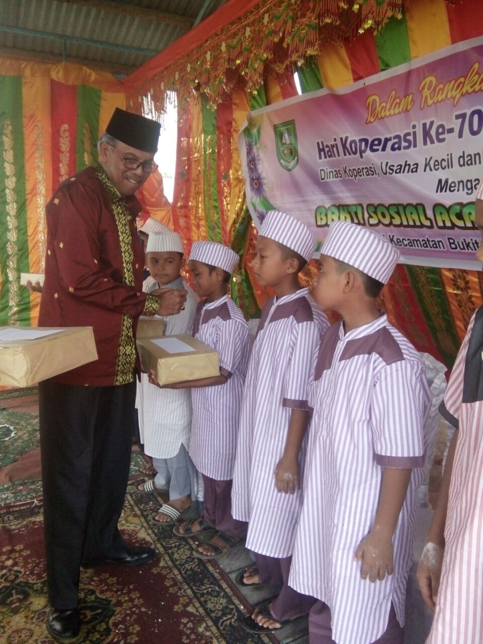 Dinas Koperasi dan UKM Bengkalis Sunnat Massal 60 Anak Kurang Mampu