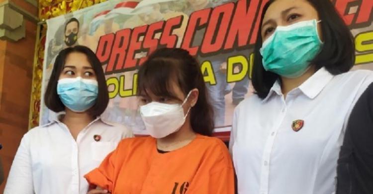 Ternyata Selebgram Kuda Poni Digerebek Saat Bugil