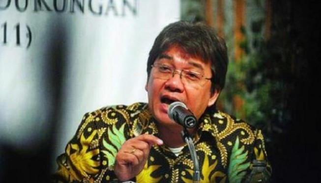 Pegiat Sastra Denny JA: Jokowi Akan Disalahkan Publik Jika Tak Segera Karantina Wilayah