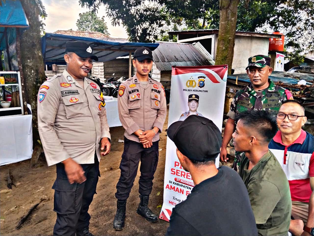 Polsek Kerumutan dan TNI Jalin Sambangi Warga Jaga Kondusivitas Pilkada