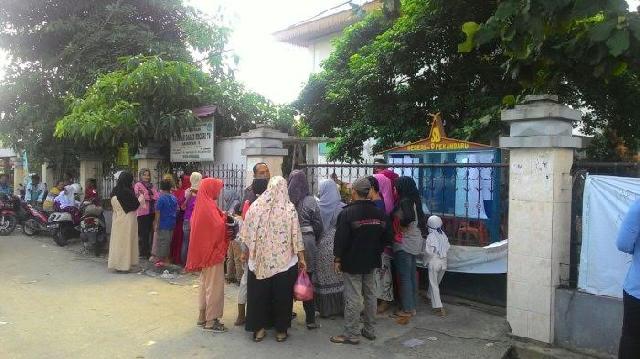 Warga Tempatan Tak Diterima Bersekolah, Pagar SDN 78 dan SDN 90 Pekanbaru Digembok