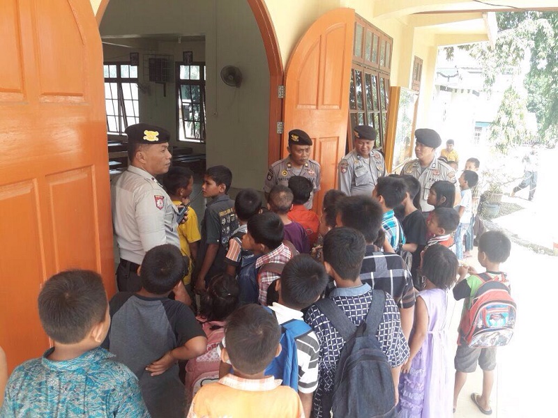 Beri Rasa Aman Saat Ibadah, Sabhara Polresta Pekanbaru Laksanakan Patroli Gereja