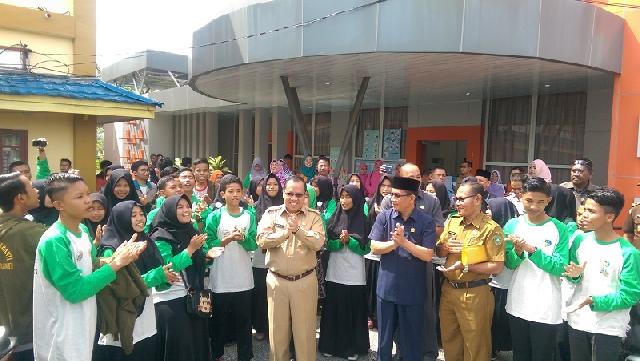 Bupati Kukuhkan Forum Anak Kabupaten Kepulauan Meranti Masa Bakti 2017-2019