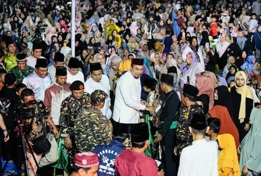 Jamaah Padati Tabligh Akbar Titian Resak, Bupati Inhu Pastikan Umroh Gratis Tetap Berlanjut
