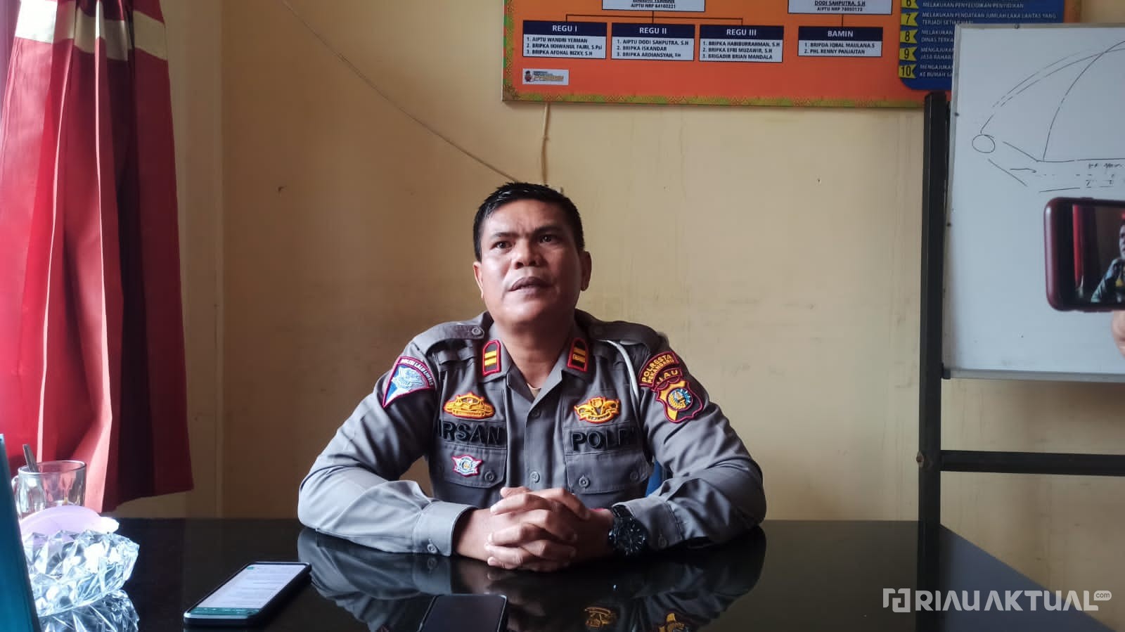 Sejoli Pengemudi Fortuner Hantam Pembatas Fly Over Pekanbaru