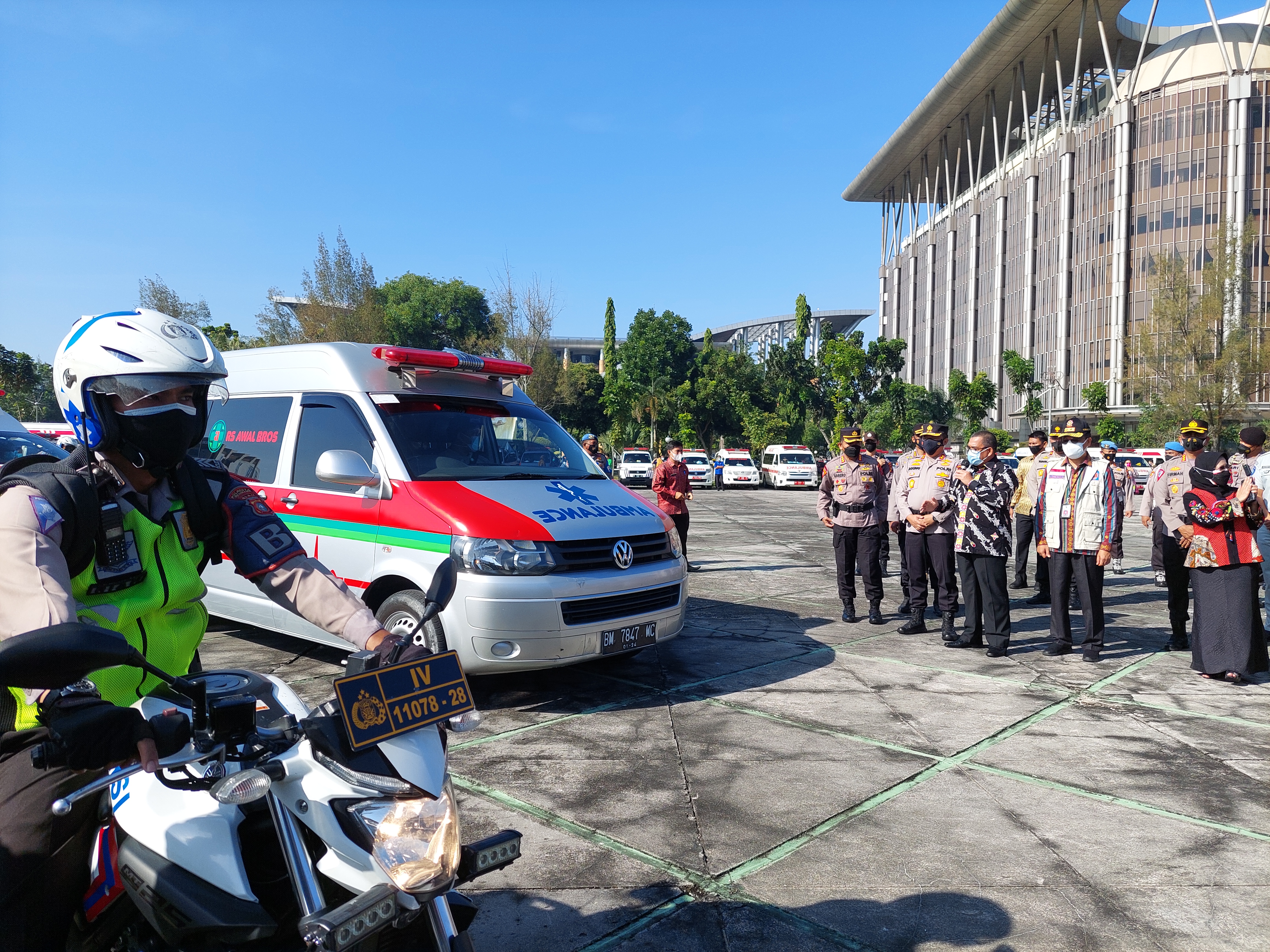 Dilaksanakan Serentak, 60 Ambulans Dikerahkan Jemput  Pasien Isoman