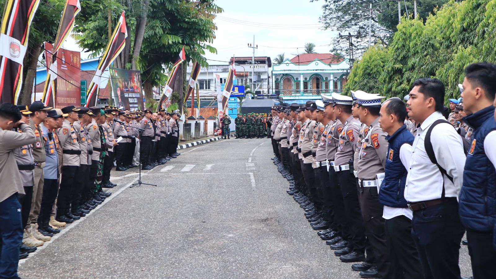 Kapolres Kuansing Pimpin Apel Pengamanan Rapat Rekapitulasi Suara Pilkada Serentak 2024 di Tingkat Kabupaten