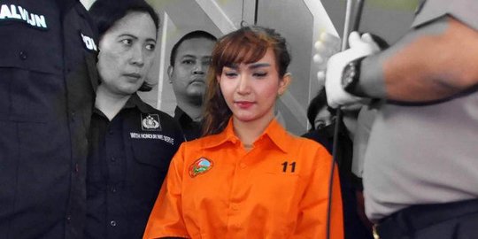 Roro Fitria Bocorkan Lima Nama Artis Yang Pakai Narkoba ke Polisi