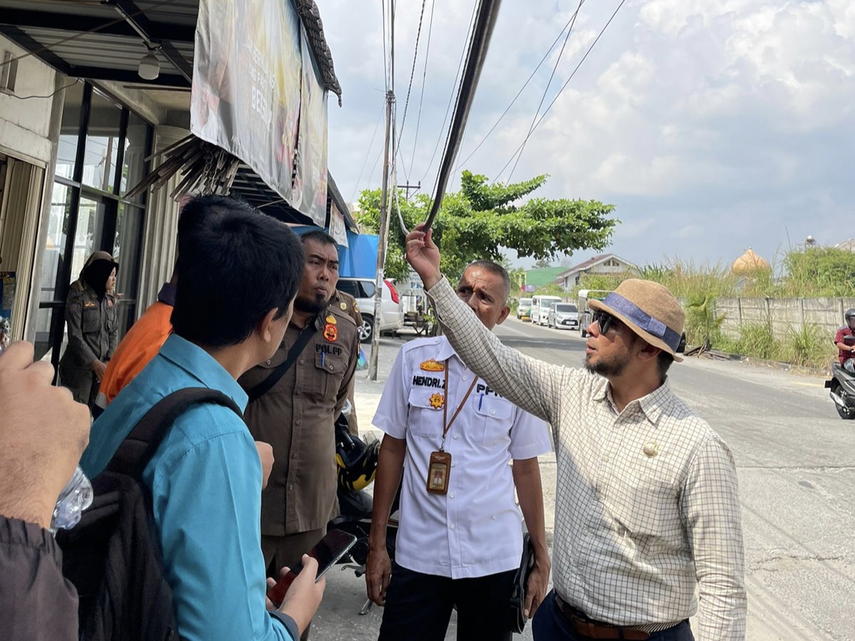 Kabel Menjuntai Bahayakan Warga, 4 Provider Dipanggil Satpol PP Pekanbaru