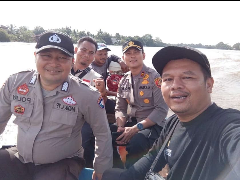 Antisipasi Golput, Kapolsek dan Ketua PPK Langgam Temui Warga di Pelosok