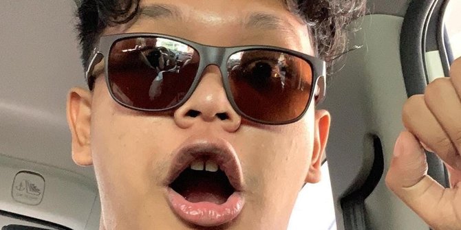 Sopir Vanessa Angel Akui Berkendara Sambil Main Ponsel