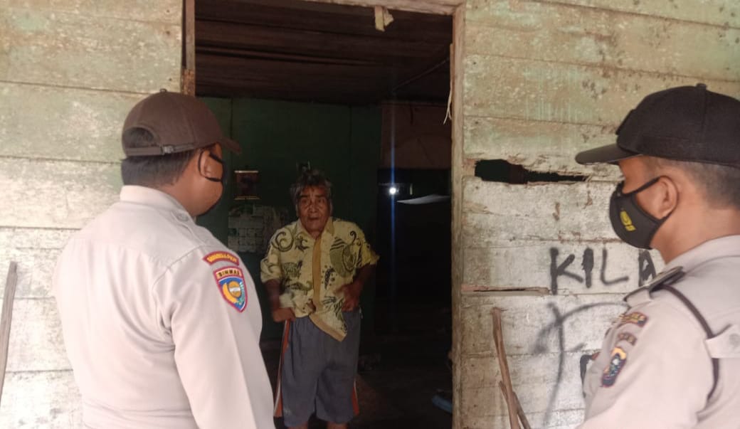 Gelar Vaksinasi, Polsek Kerumutan Sasar Kaum Lansia