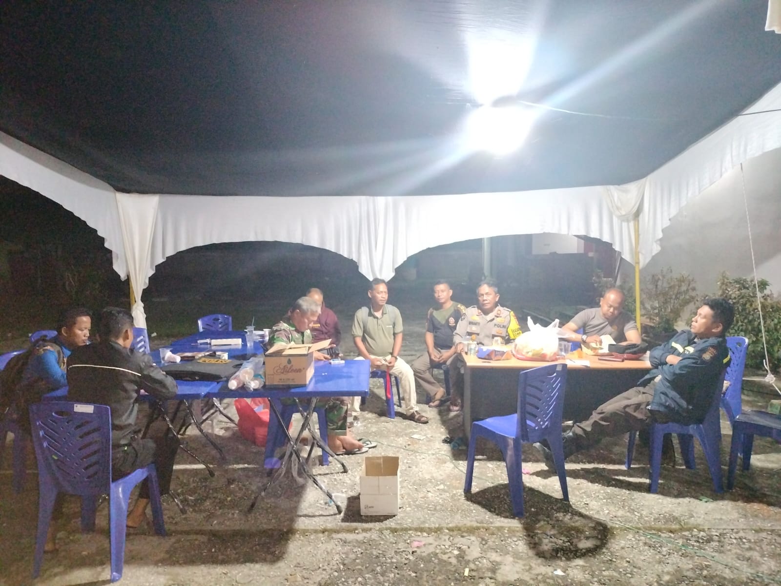 Pengamanan Logistik Pilkada 2024 di Gudang PPK Koto Gasib Berlangsung Kondusif