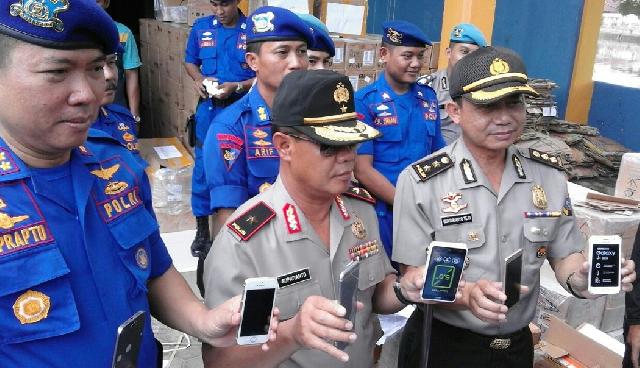 Senilai 6 Milyar Handphone Illegal Ditangkap Pol Air Polda Riau