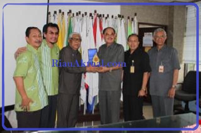 KONI Jateng Kunjungi KONI RIau