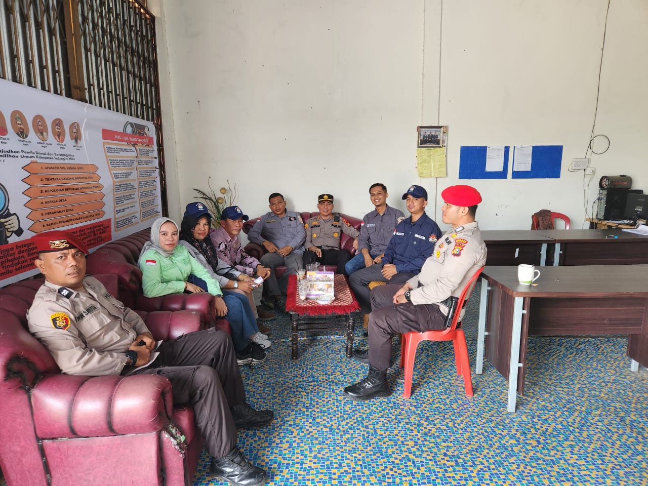 Kapolsek Kempas dan Ketua PPK Sambangi Kantor Panwascam Kempas