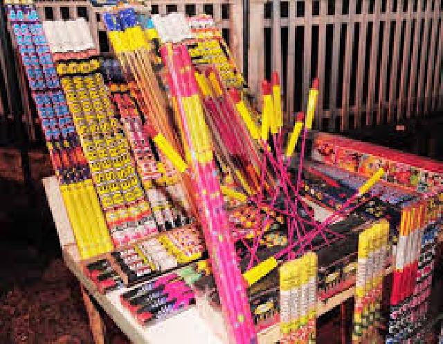 Satpol PP dan Polisi Akan Razia Pedagang Petasan di Pekanbaru