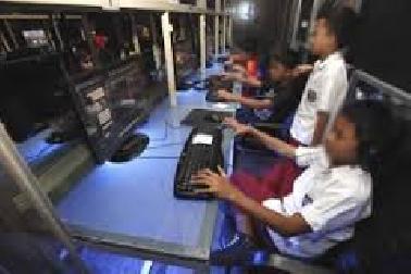 Warnet Dilarang Terima Pelajar Saat Jam Belajar