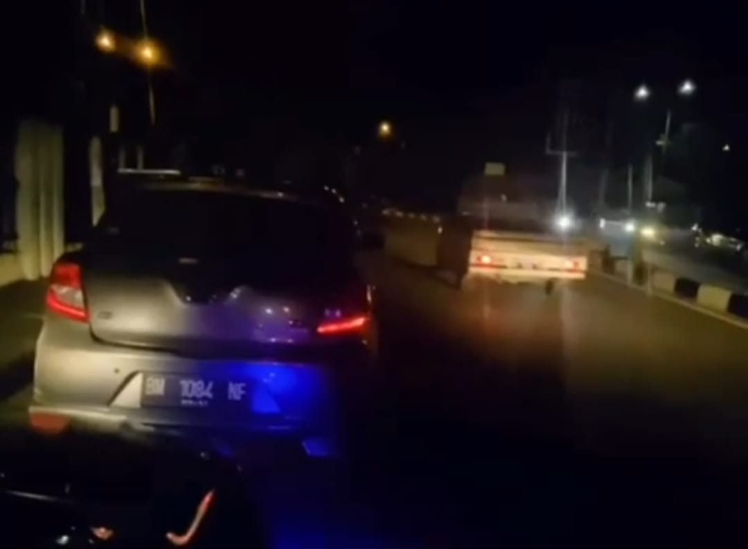 Viral di Medsos, Pengendara Mobil Kesal Jukir Liar Minta Biaya Parkir Rp 5000