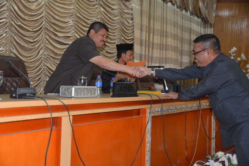 Dihadiri Bupati, Tiga Ranperda Kabupaten Bengkalis Disahkan