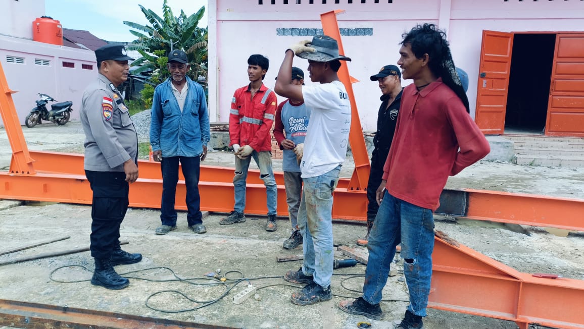 Tingkatkan Giat Sambang, Bhabinkamtibmas Polsek Rupat Utara Sampaikan Pesan Cooling System