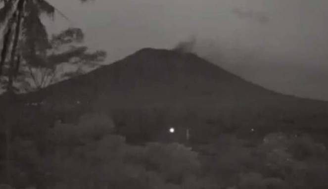 Gunung Agung Bergolak, Notifikasi Penerbangan Jadi Oranye