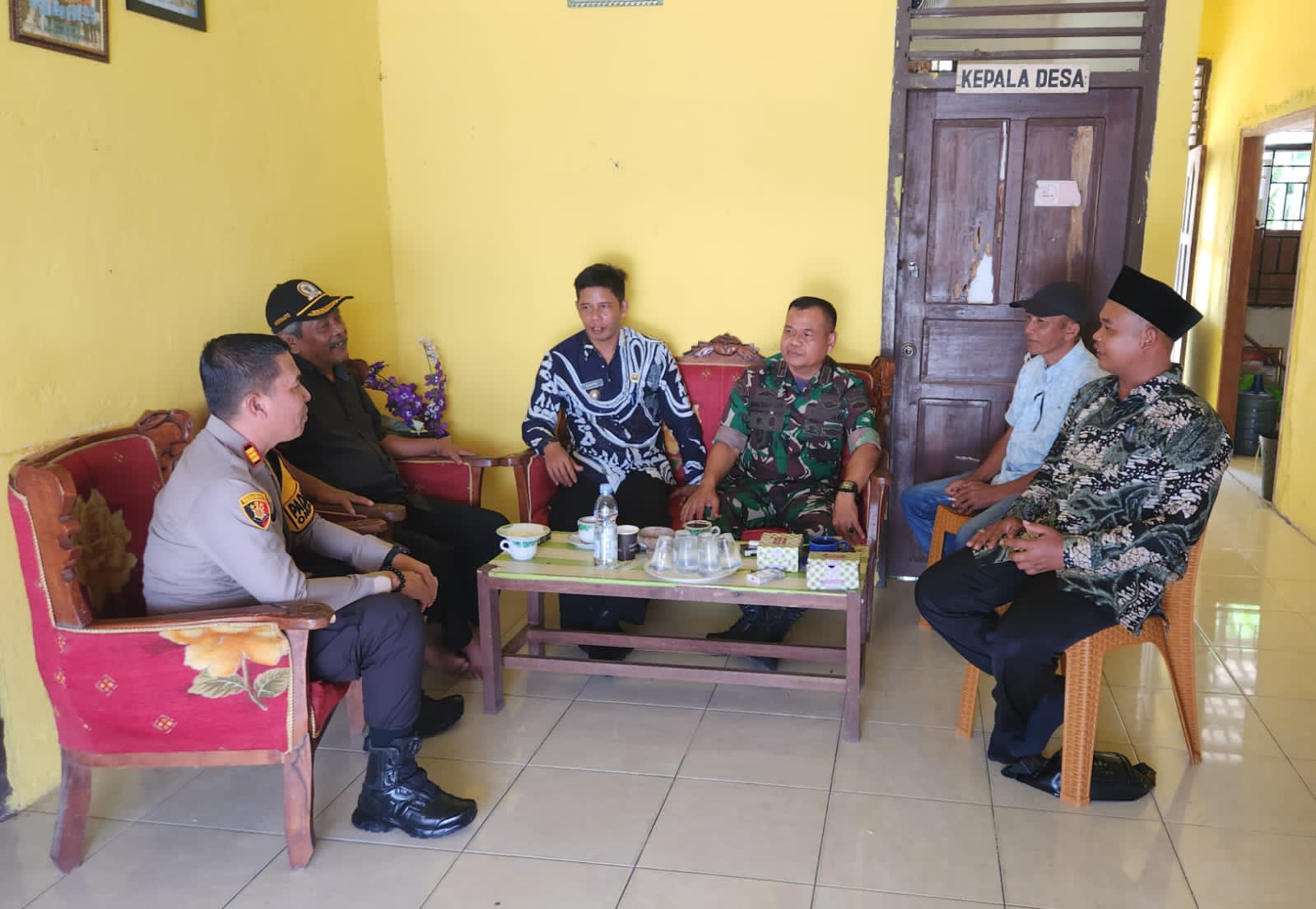 Kapolsek Kempas Bersama Forkopimcam Jaga Kondusifitas Masa Kampanye