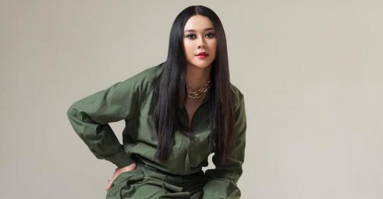 Aura Kasih, Belum Kapok Sama Berondong